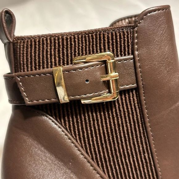 Top Moda Lug Sole Ankle Bootie Chelsea Style with Buckle and High Heel - Picture 8 of 10